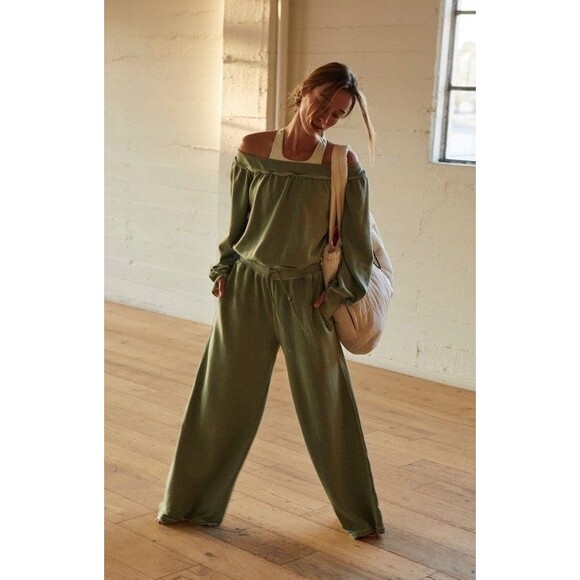 Free People Pants - Free People FP Movement One To Beat Off Shoulder Pull On Eucalyptus Sz M NWT
